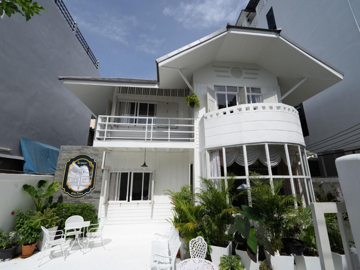 Roomquest Rim Praya Dinsor Road Bangkok Exterior photo