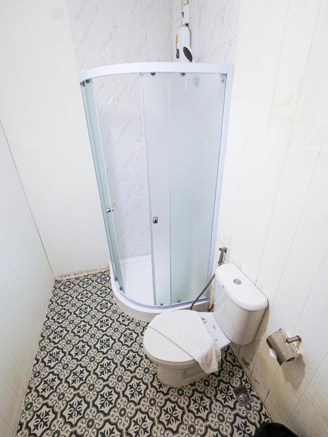 Roomquest Rim Praya Dinsor Road Bangkok Exterior photo